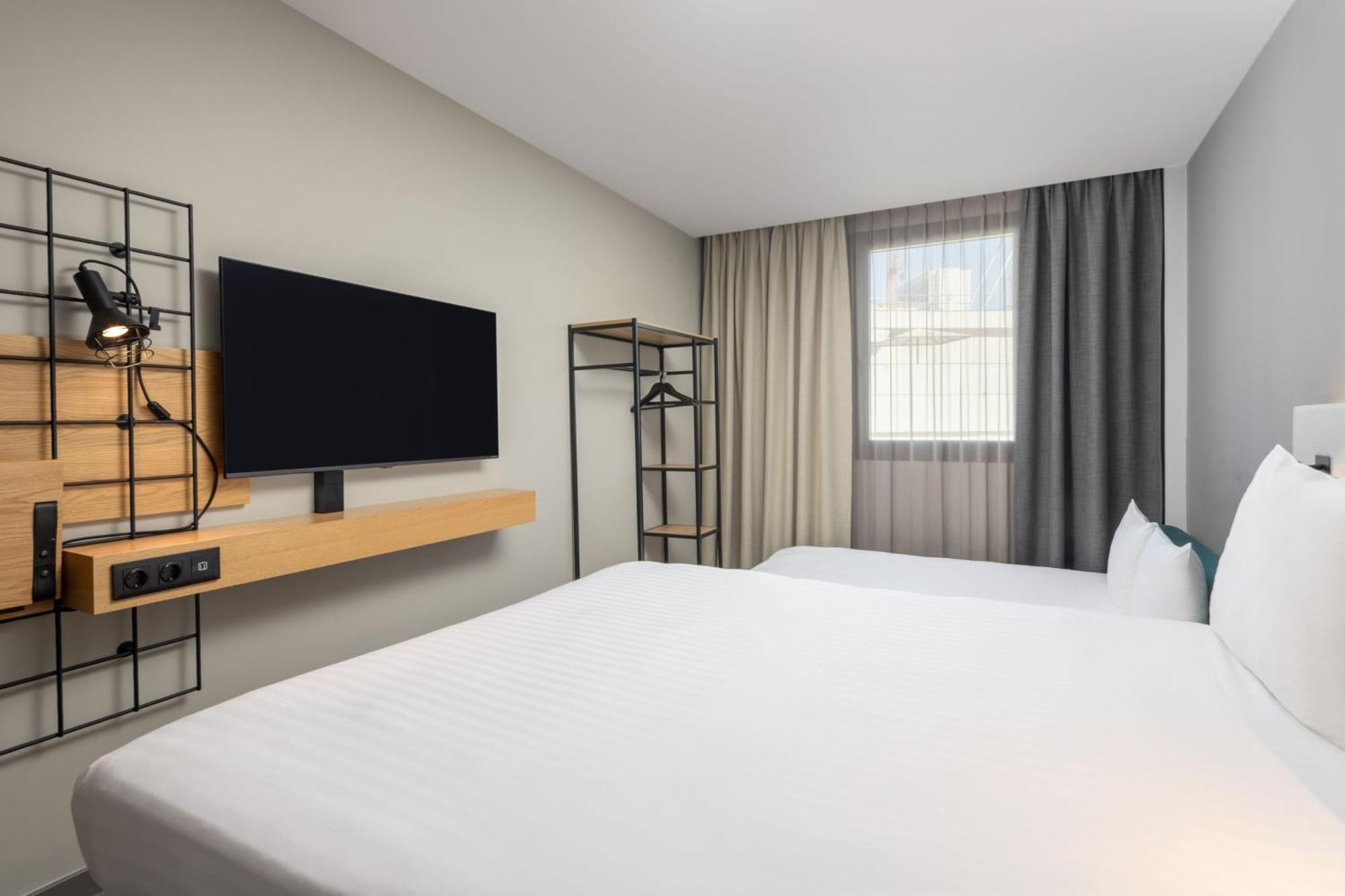 Moxy Hotel 3*