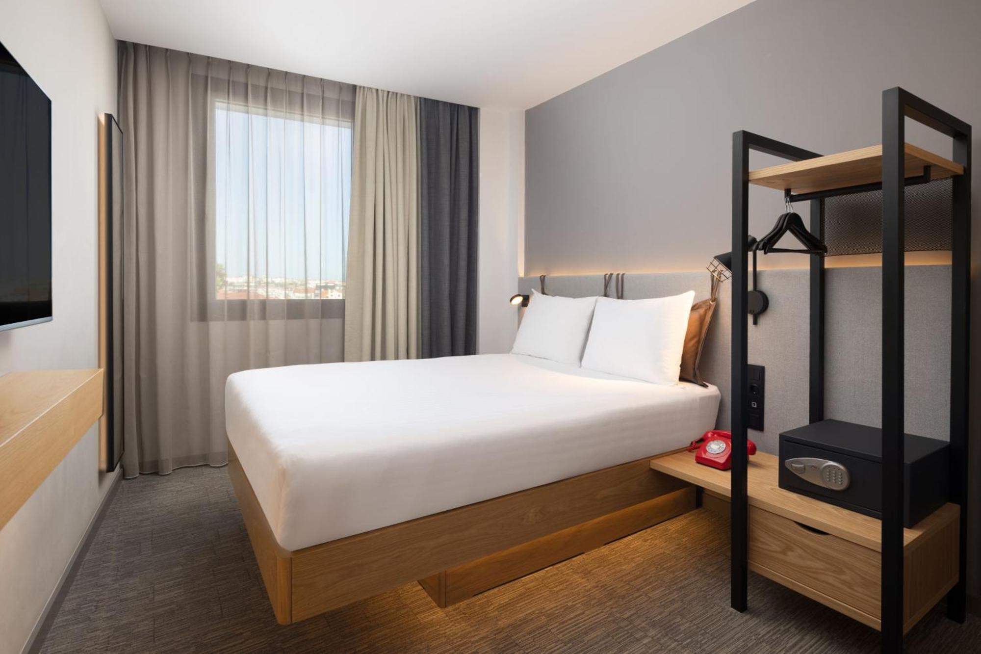 Moxy Hotel 3*