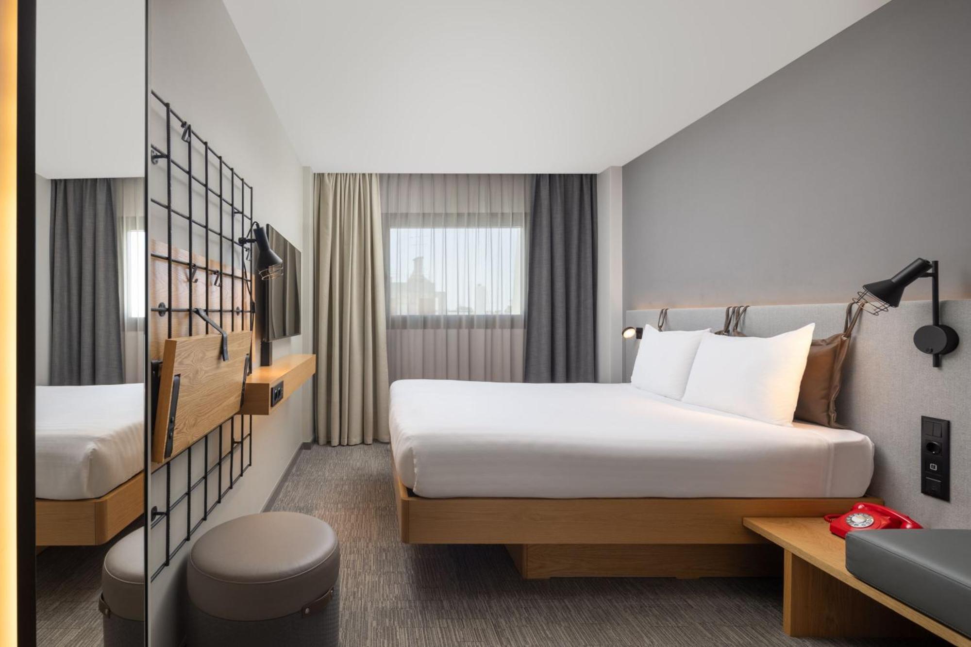 Hotel Moxy 3*
